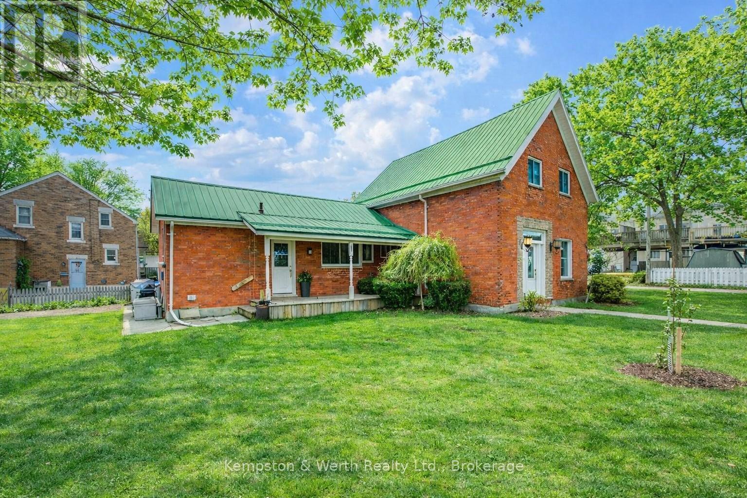 130 ARTHUR STREET, North Perth, Ontario