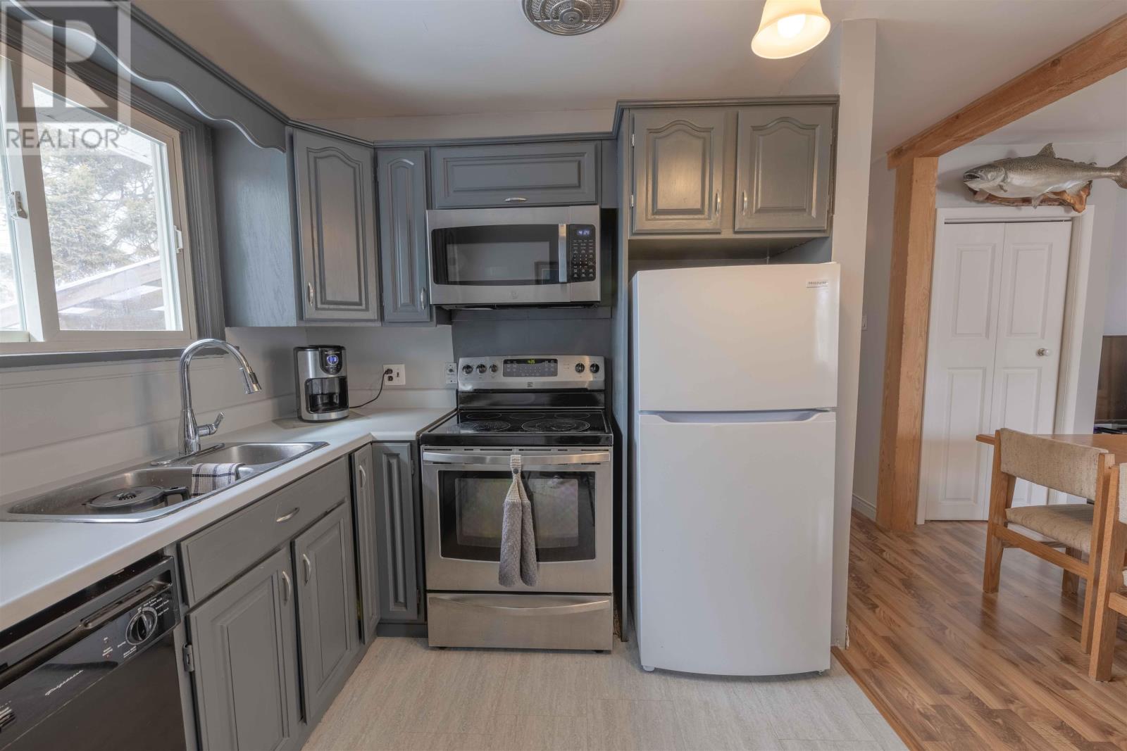 157 Burriss St, Thunder Bay, Ontario  P7A 3E3 - Photo 6 - TB2600706