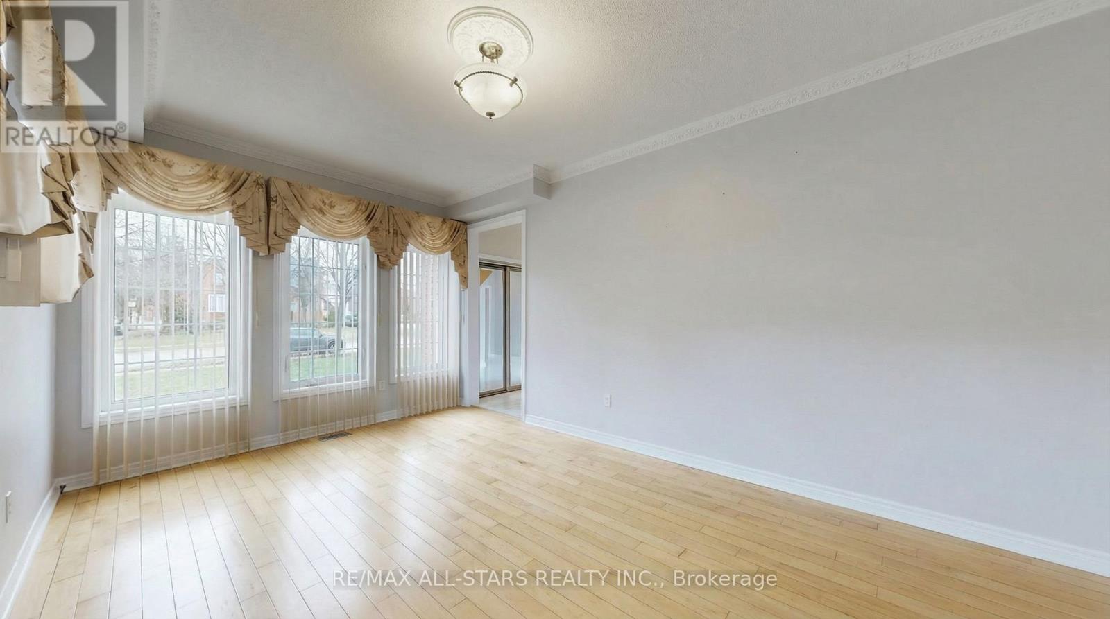 75 Gloria Crescent, Whitby, Ontario L1P 1V3 - Photo 17 - E12996416