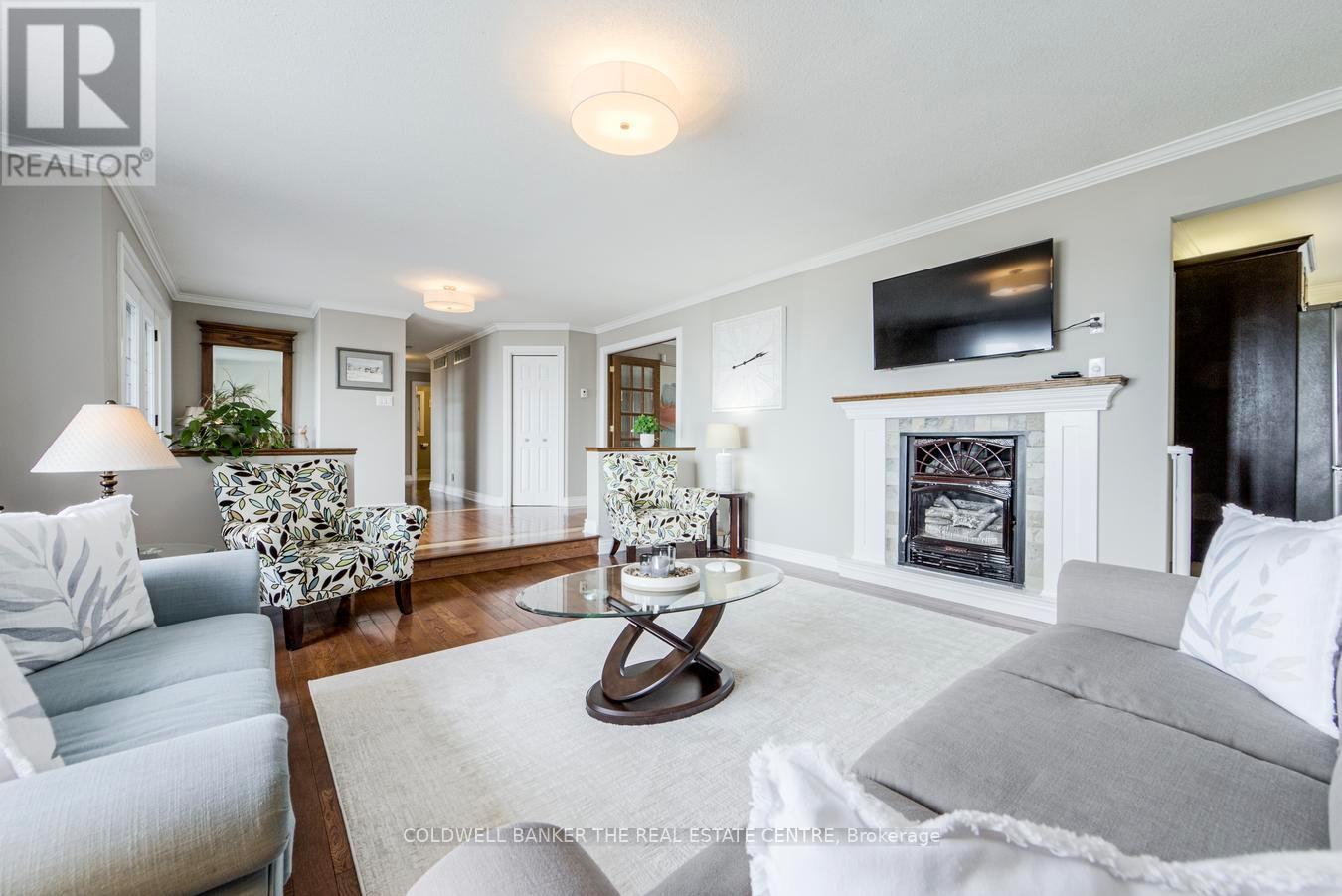 567 Lake Drive E, Georgina, Ontario  L0E 1S0 - Photo 10 - N12948784