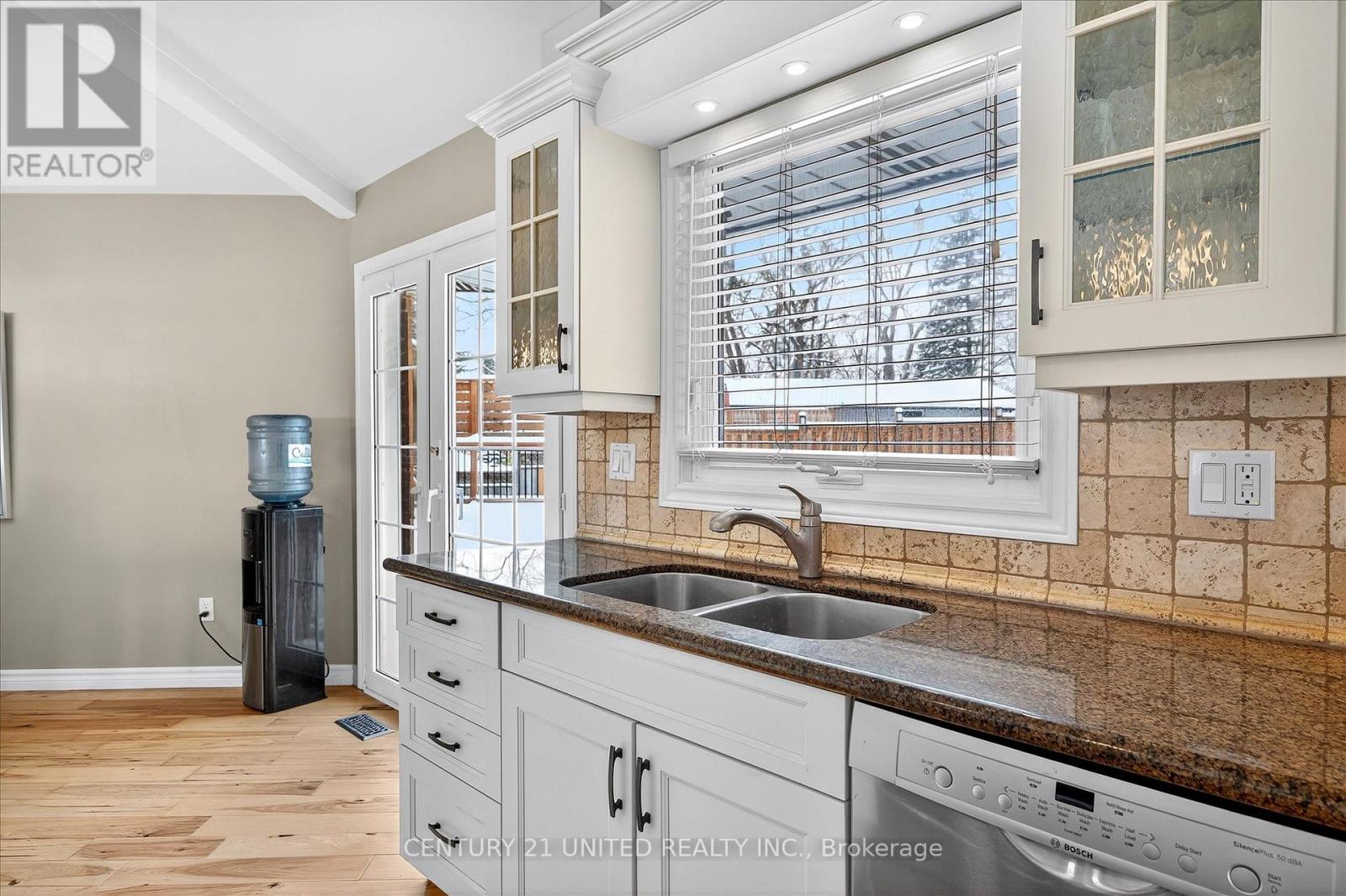 105 Ridgewood Road, Peterborough, Ontario  K9J 1P2 - Photo 7 - X12805128