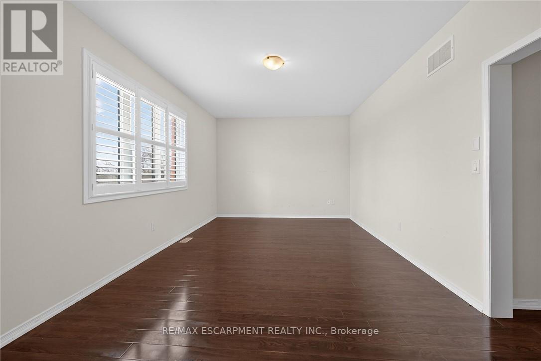 17 Larry Crescent, Haldimand, Ontario N3W 0B2 - Photo 27 - X12801018