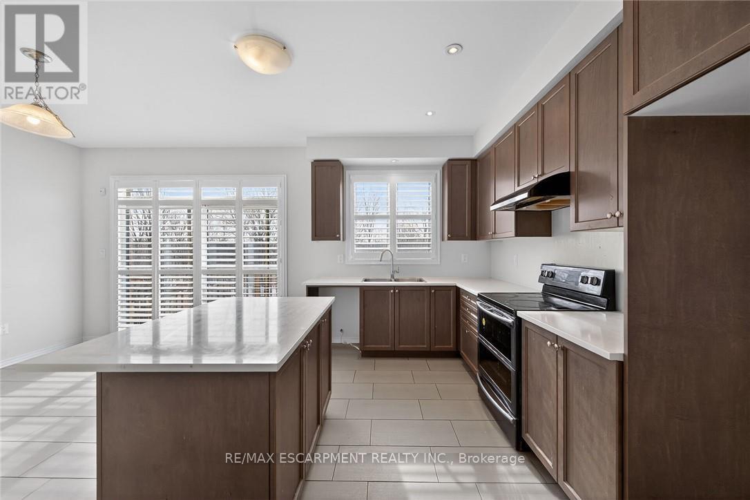 17 Larry Crescent, Haldimand, Ontario N3W 0B2 - Photo 11 - X12801018