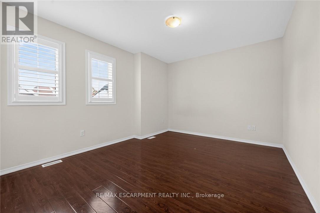 17 Larry Crescent, Haldimand, Ontario N3W 0B2 - Photo 35 - X12801018