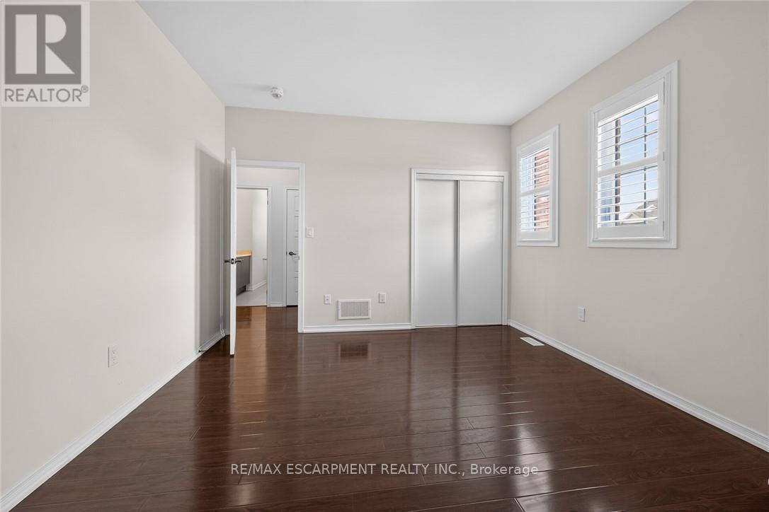 17 Larry Crescent, Haldimand, Ontario N3W 0B2 - Photo 36 - X12801018