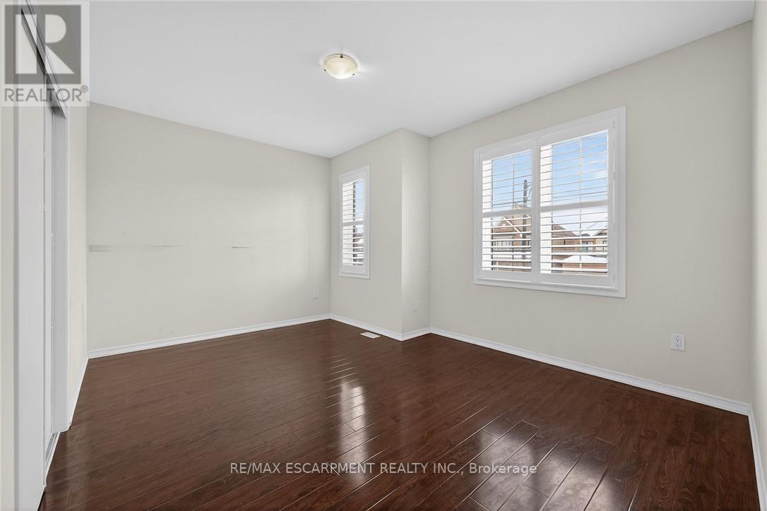 17 Larry Crescent, Haldimand, Ontario N3W 0B2 - Photo 37 - X12801018