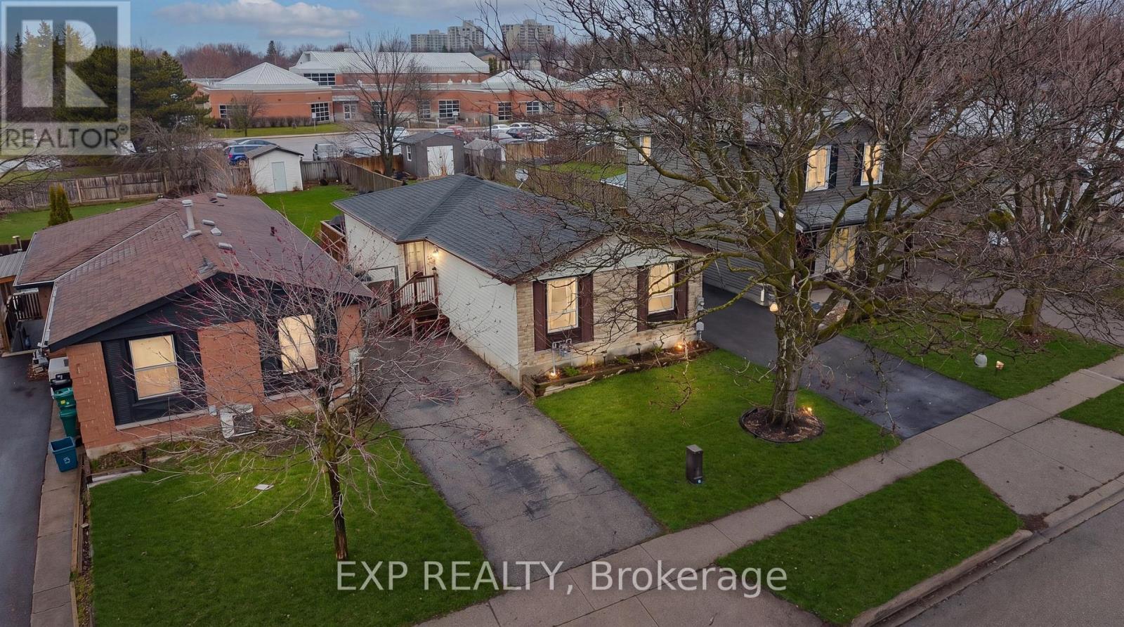 160 Carter Crescent, Cambridge, Ontario N1R 6A9 - Photo 4 - X12995688