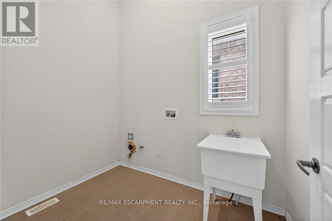 17 Larry Crescent, Haldimand, Ontario N3W 0B2 - Photo 25 - X12801018