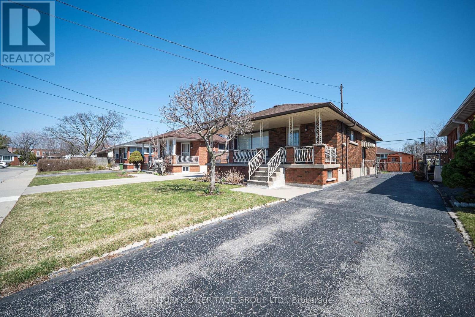 31 Terrace Drive, Hamilton, Ontario  L9A 2Y5 - Photo 4 - X13001778