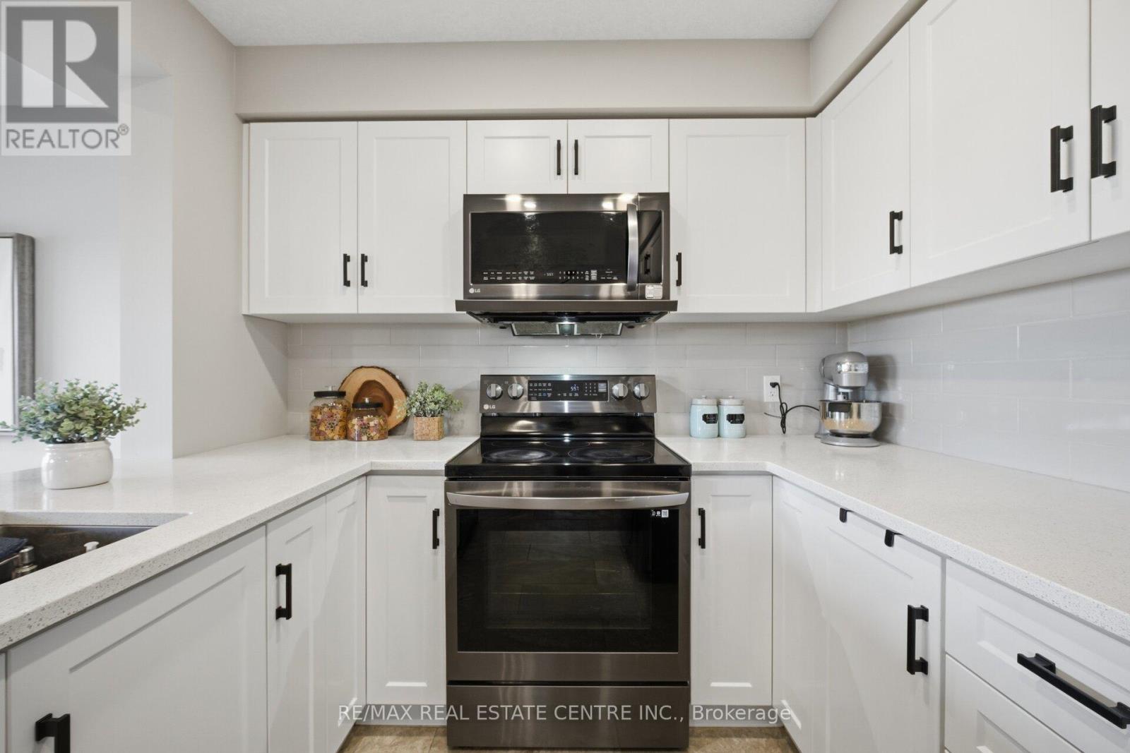 56 Miranda Path, Woolwich, Ontario  N3B 0A1 - Photo 17 - X13001840