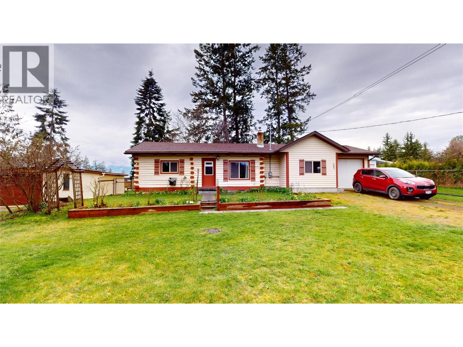 805 16th Avenue S, Creston, British Columbia