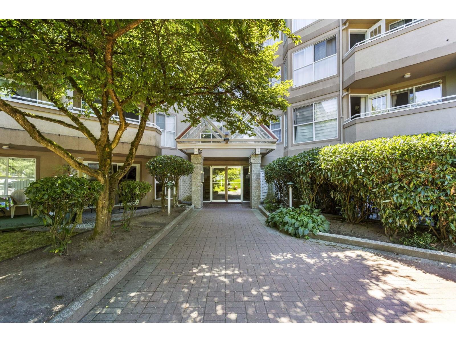 310 7435 121a Street, Surrey, British Columbia  V3W 0W8 - Photo 4 - R3103281