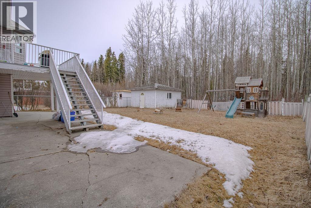 252 Elm Street, Fort St. James, British Columbia  V0J 1P0 - Photo 3 - R3111108