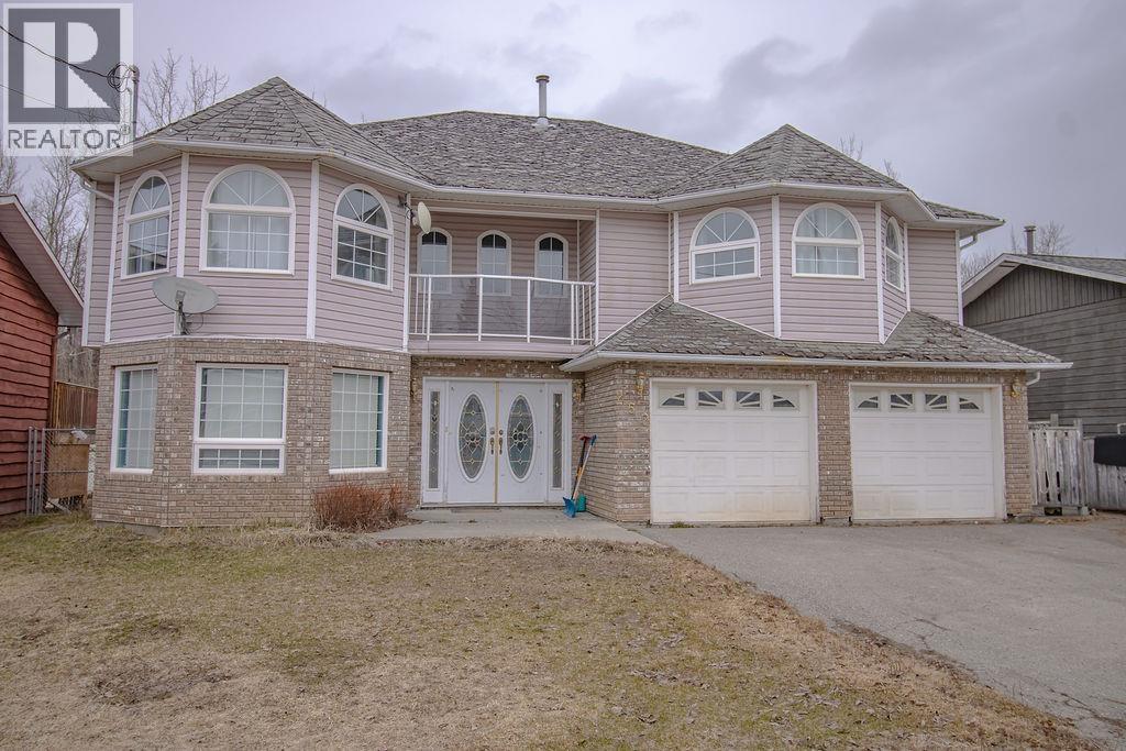 252 Elm Street, Fort St. James, British Columbia  V0J 1P0 - Photo 2 - R3111108