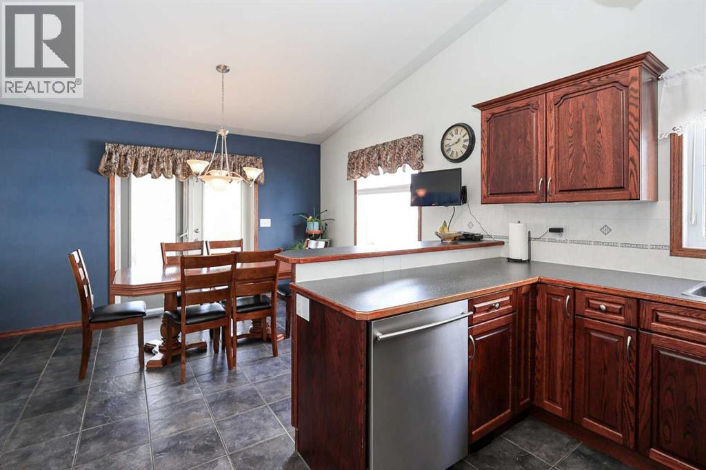 50 Donald Close, Red Deer, Alberta  T4P 3E7 - Photo 7 - A2300883