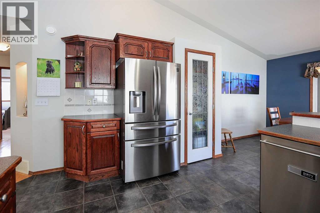 50 Donald Close, Red Deer, Alberta  T4P 3E7 - Photo 6 - A2300883