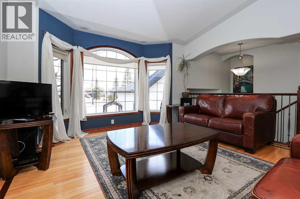 50 Donald Close, Red Deer, Alberta  T4P 3E7 - Photo 3 - A2300883