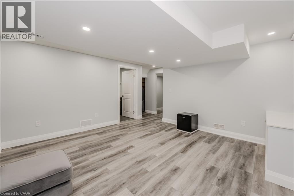 119 Monarch Woods Drive, Kitchener, Ontario  N2P 0K2 - Photo 39 - 40821070