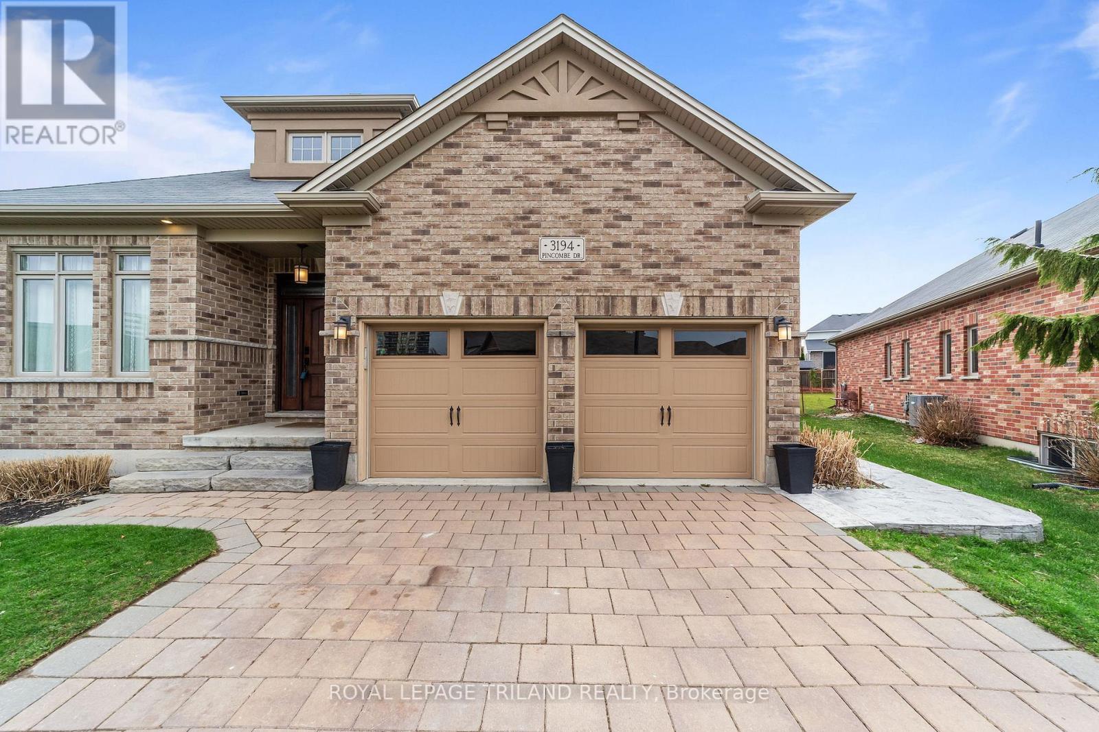 3194 PINCOMBE DRIVE, London South, Ontario