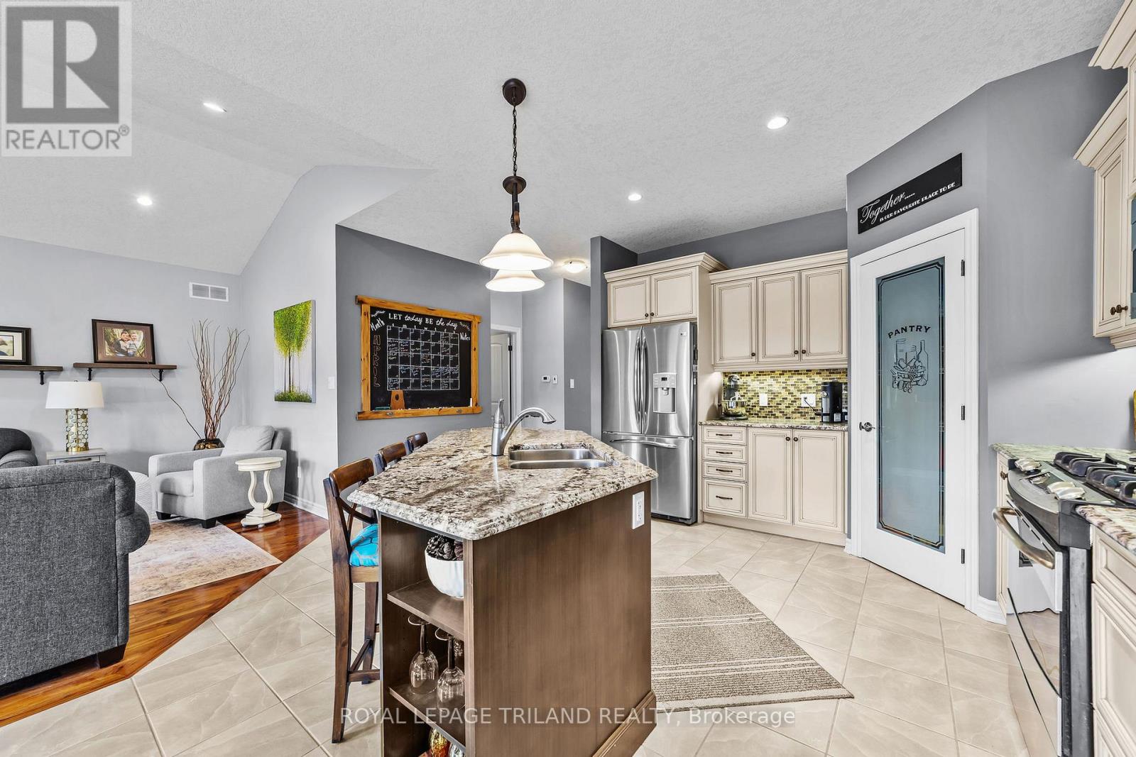 3194 Pincombe Drive, London South, Ontario  N6L 0B4 - Photo 10 - X13001928