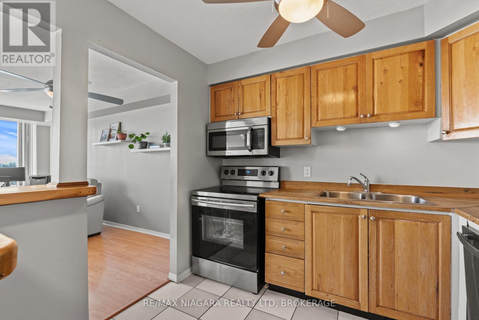 601 - 81 Scott Street, St. Catharines, Ontario  L2N 7L5 - Photo 16 - X12851286