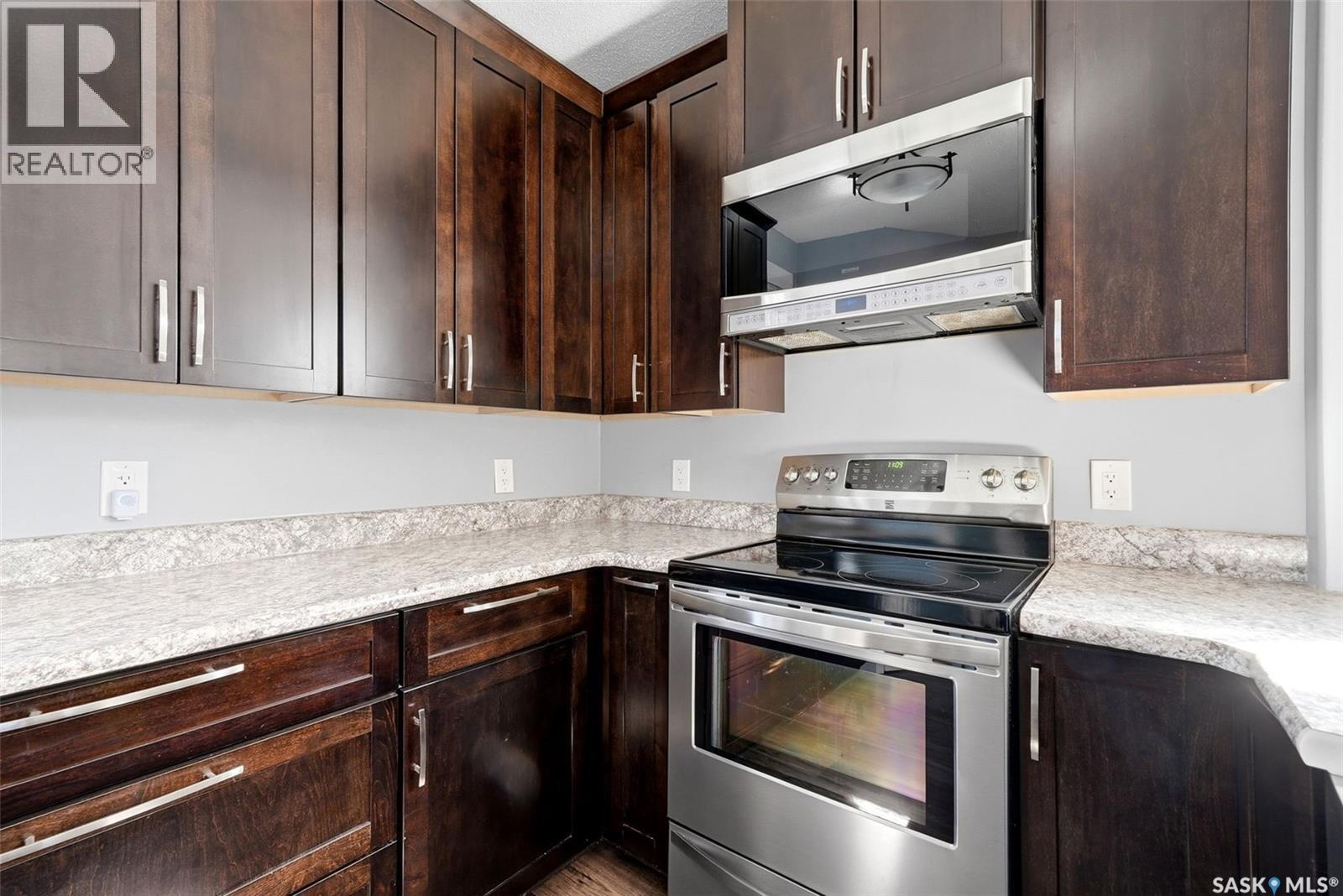 2209 Toronto Street, Regina, Saskatchewan  S4P 1N5 - Photo 12 - SK032911