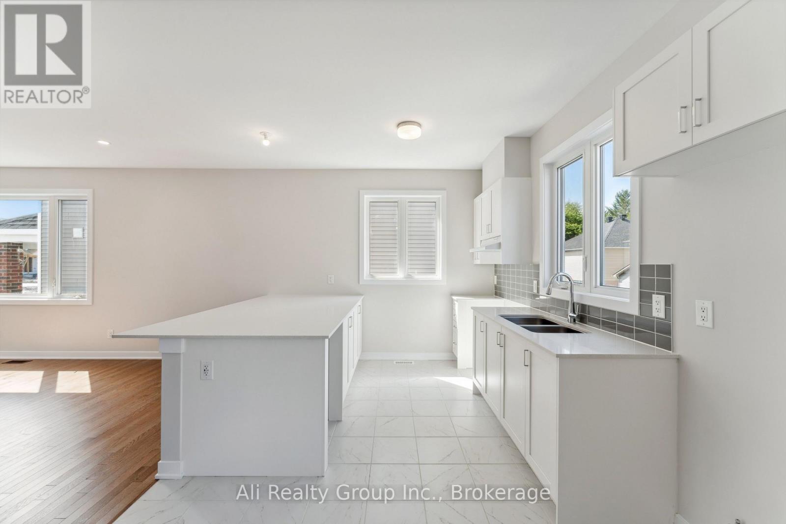 309 Falsetto Street, Ottawa, Ontario  K1W 0S5 - Photo 12 - X13001902