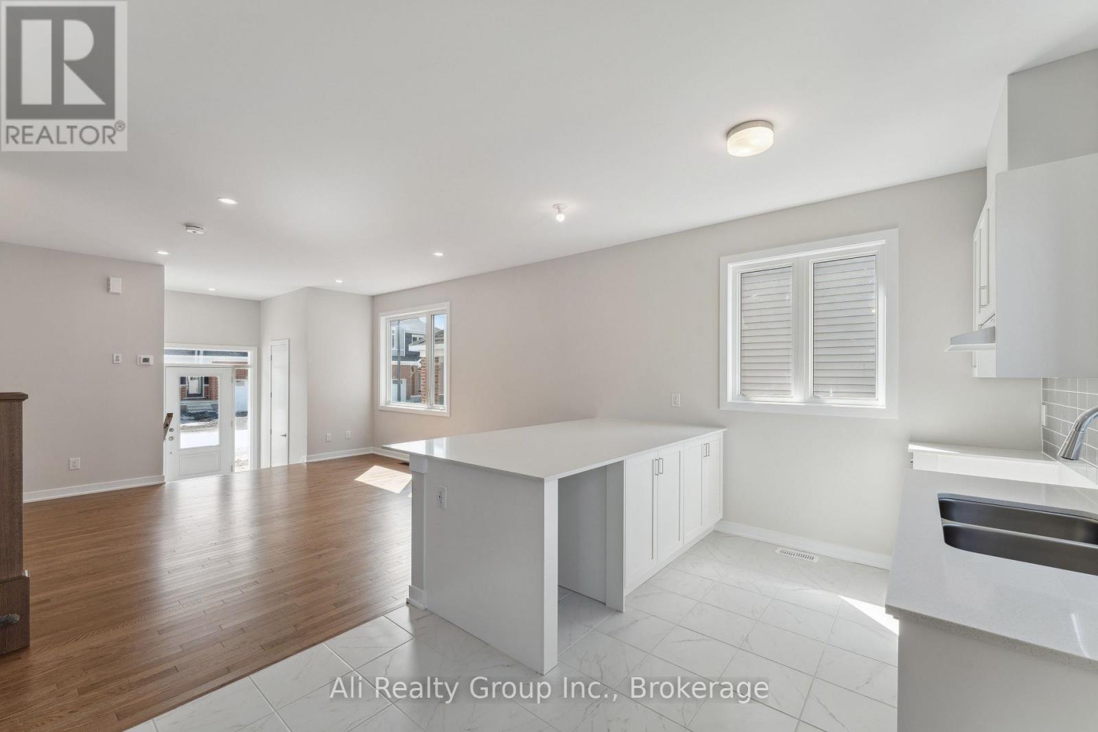 309 Falsetto Street, Ottawa, Ontario  K1W 0S5 - Photo 13 - X13001902