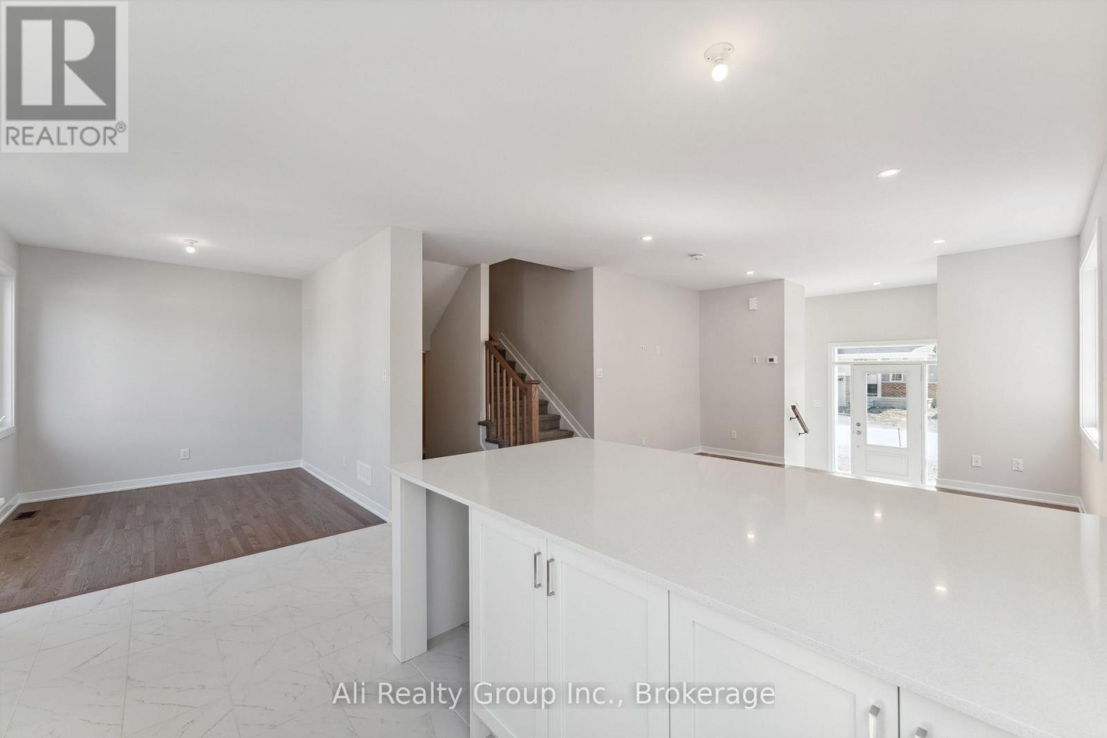 309 Falsetto Street, Ottawa, Ontario  K1W 0S5 - Photo 16 - X13001902