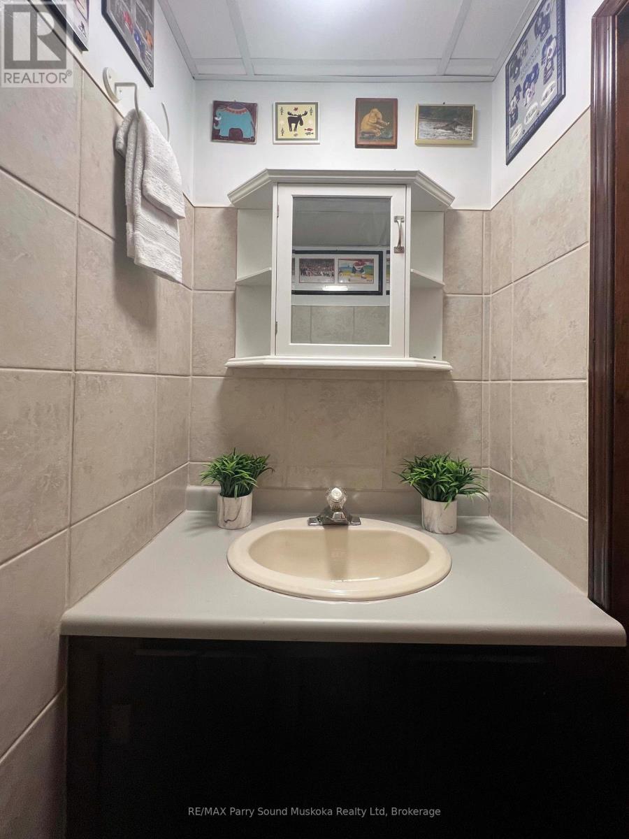 16 Macklaim Drive, Parry Sound, Ontario  P2A 2Z2 - Photo 33 - X13001828