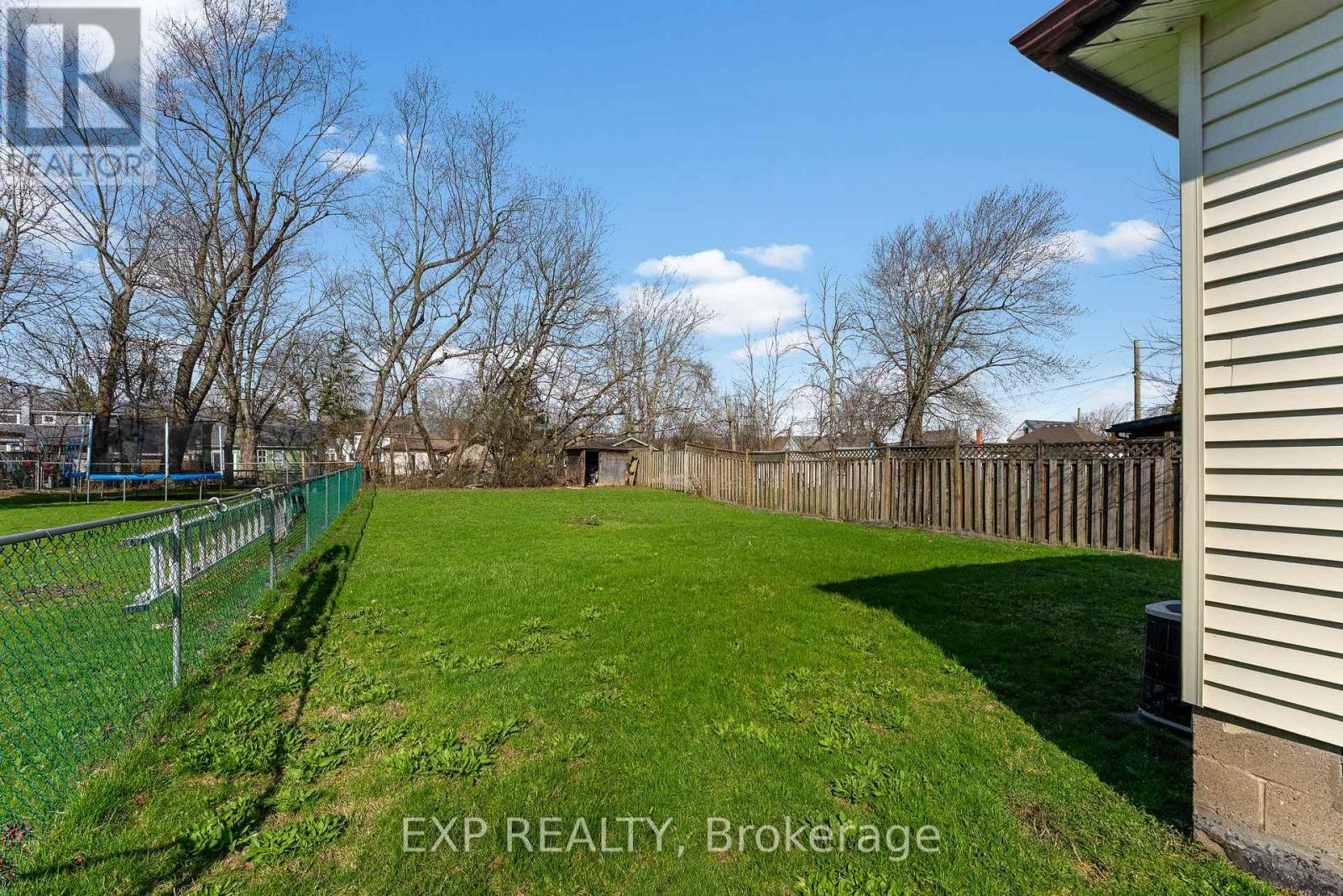 152 High Street, Fort Erie, Ontario  L2A 3R1 - Photo 2 - X13001898