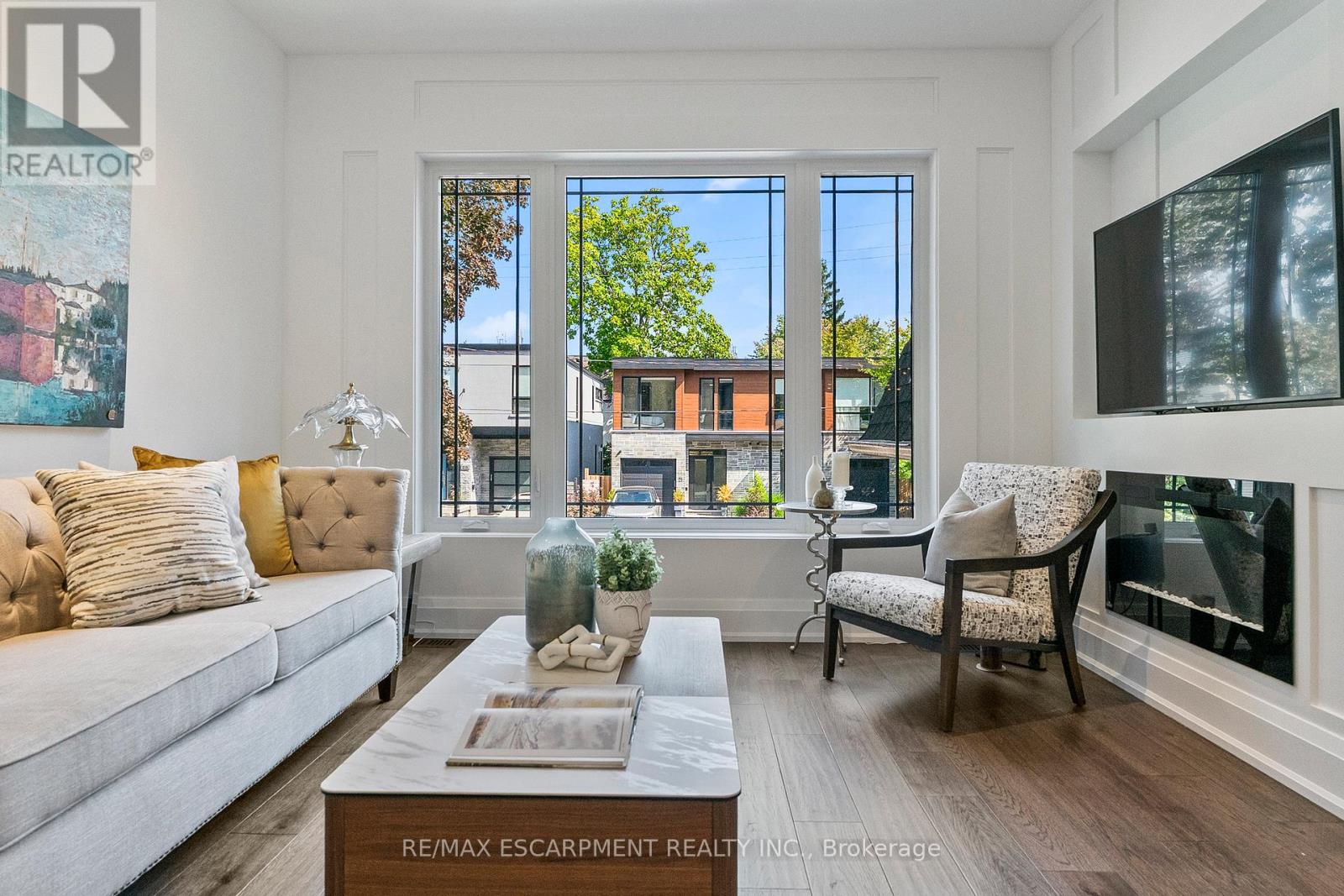 24 Cayuga Avenue, Mississauga, Ontario  L5G 3S7 - Photo 4 - W12753556