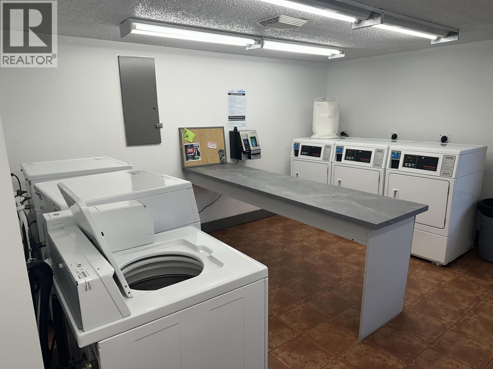 304 365 Ginger Drive, New Westminster, British Columbia  V3L 5L5 - Photo 2 - R3111705