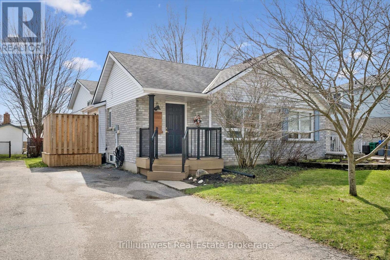 185 Forrest Avenue E, Wilmot, Ontario  N3A 1X8 - Photo 2 - X13001990