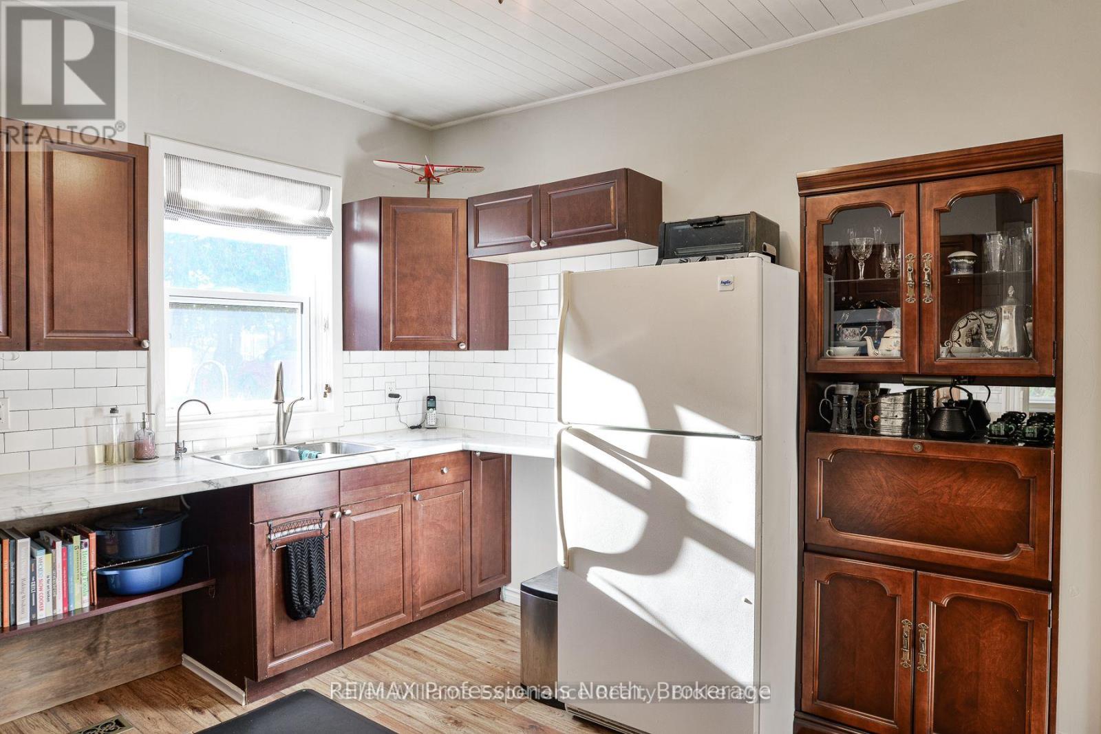 14 Edward Street, Bracebridge, Ontario P1L 1H5 - Photo 15 - X13002006