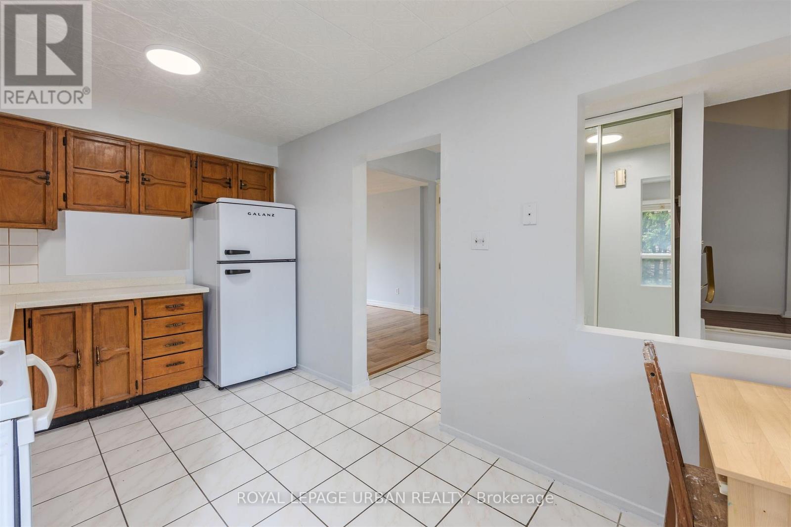 347 Braymore Boulevard, Toronto, Ontario  M1B 2W6 - Photo 10 - E13001186