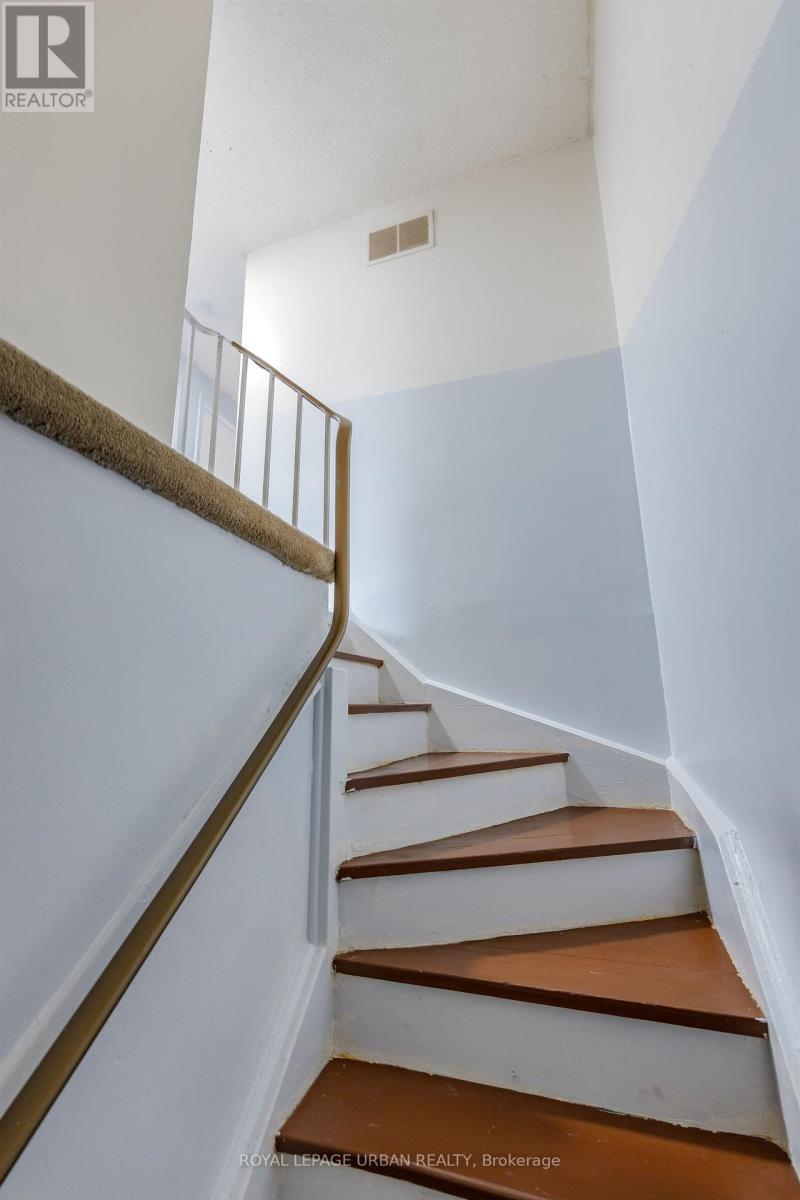 347 Braymore Boulevard, Toronto, Ontario  M1B 2W6 - Photo 20 - E13001186