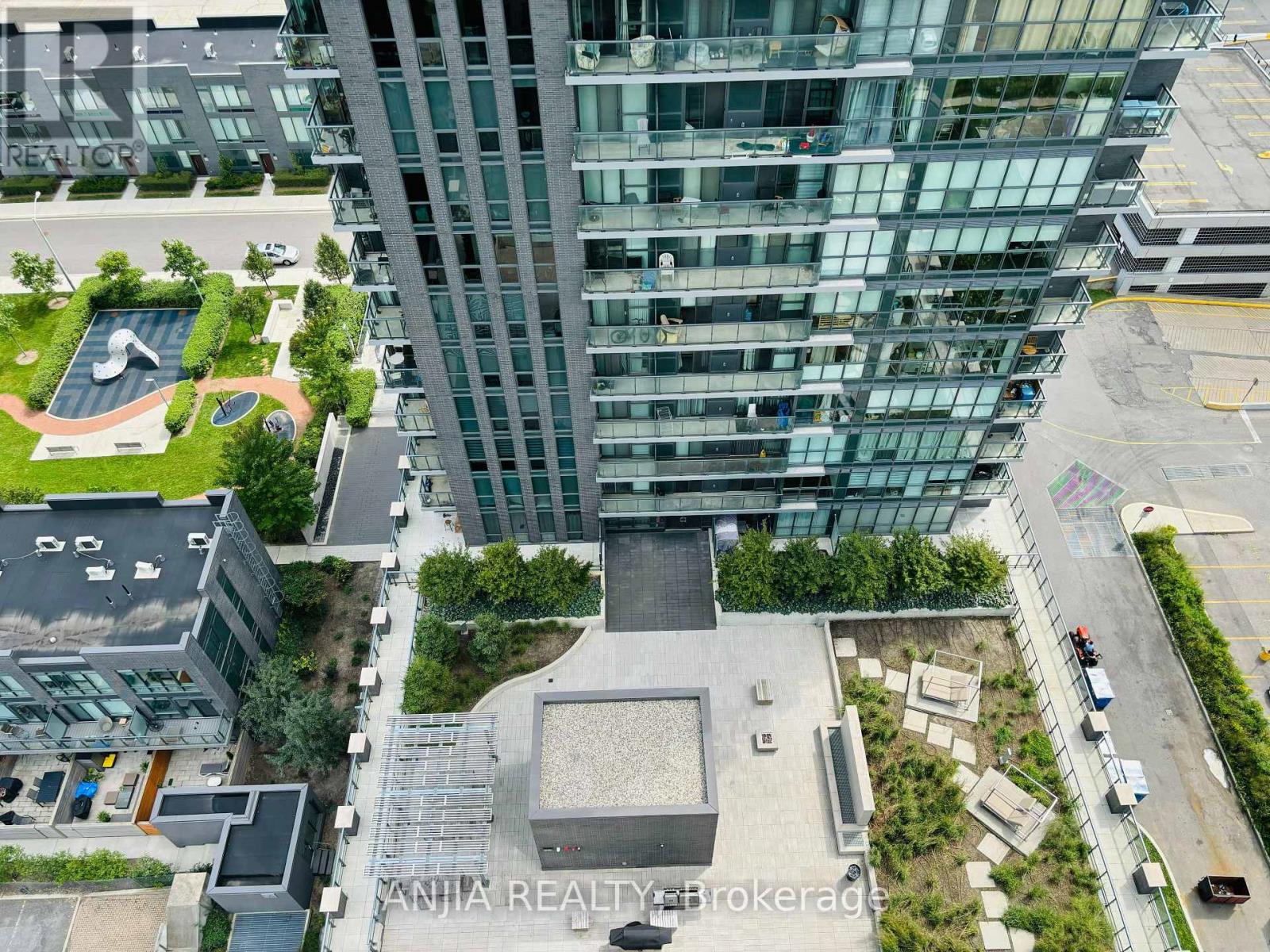 1807 - 6 Sonic Way, Toronto, Ontario  M3C 0P1 - Photo 17 - C13001968