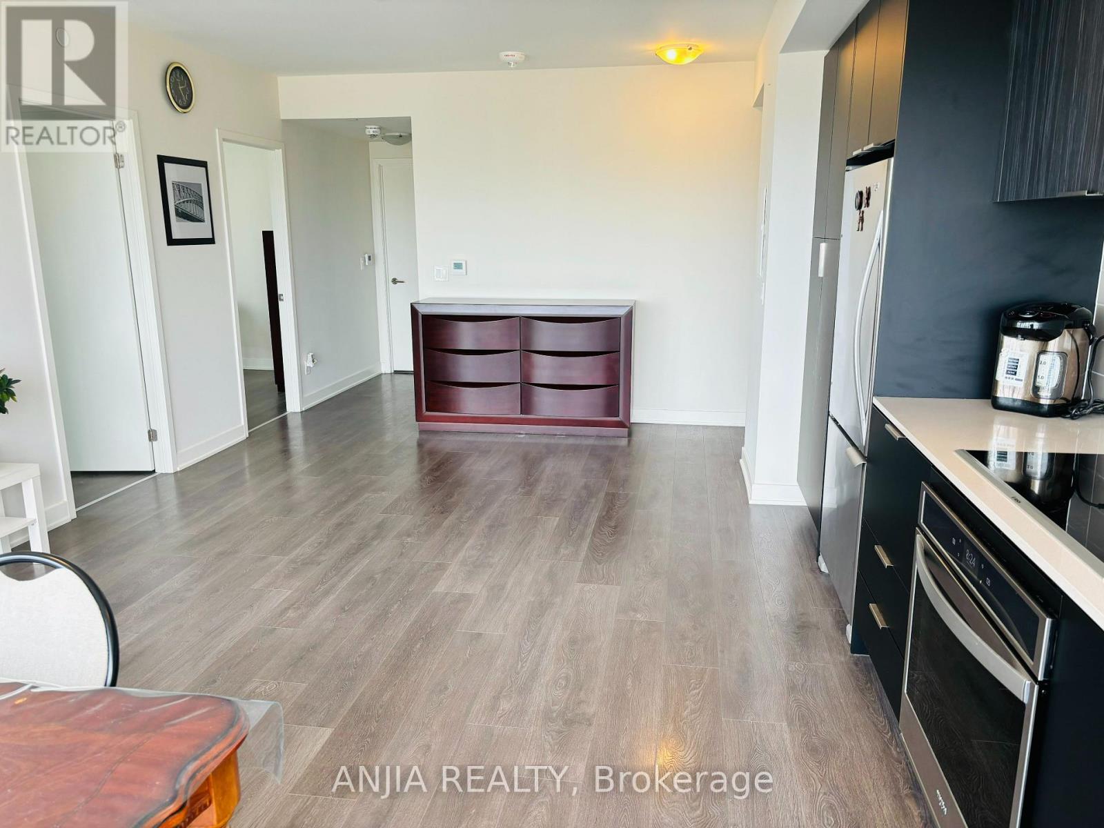 1807 - 6 Sonic Way, Toronto, Ontario  M3C 0P1 - Photo 3 - C13001968