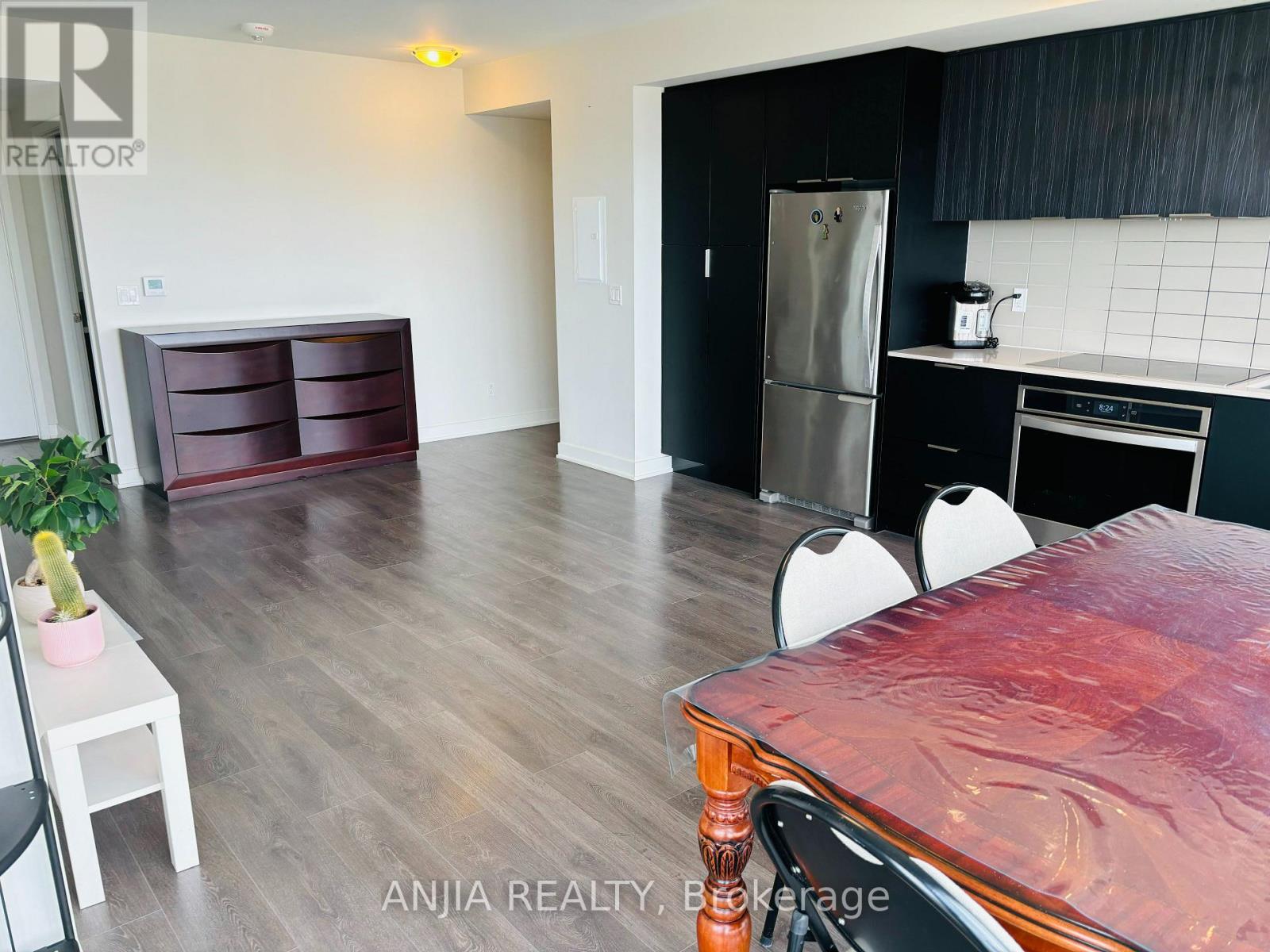 1807 - 6 Sonic Way, Toronto, Ontario  M3C 0P1 - Photo 4 - C13001968