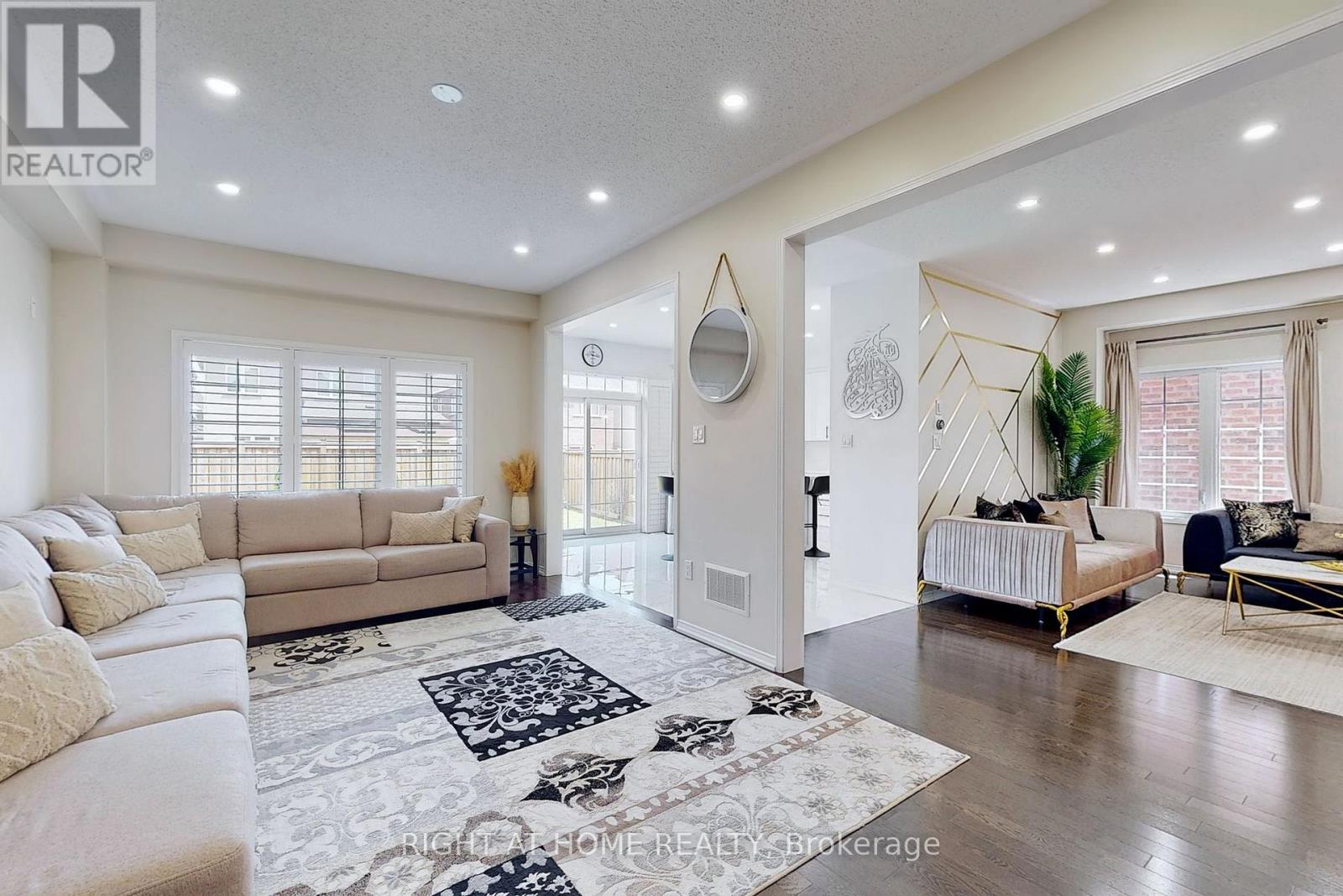 1733 Fredrick Maison Drive E, Oshawa, Ontario  L1H 8L7 - Photo 11 - E13001914