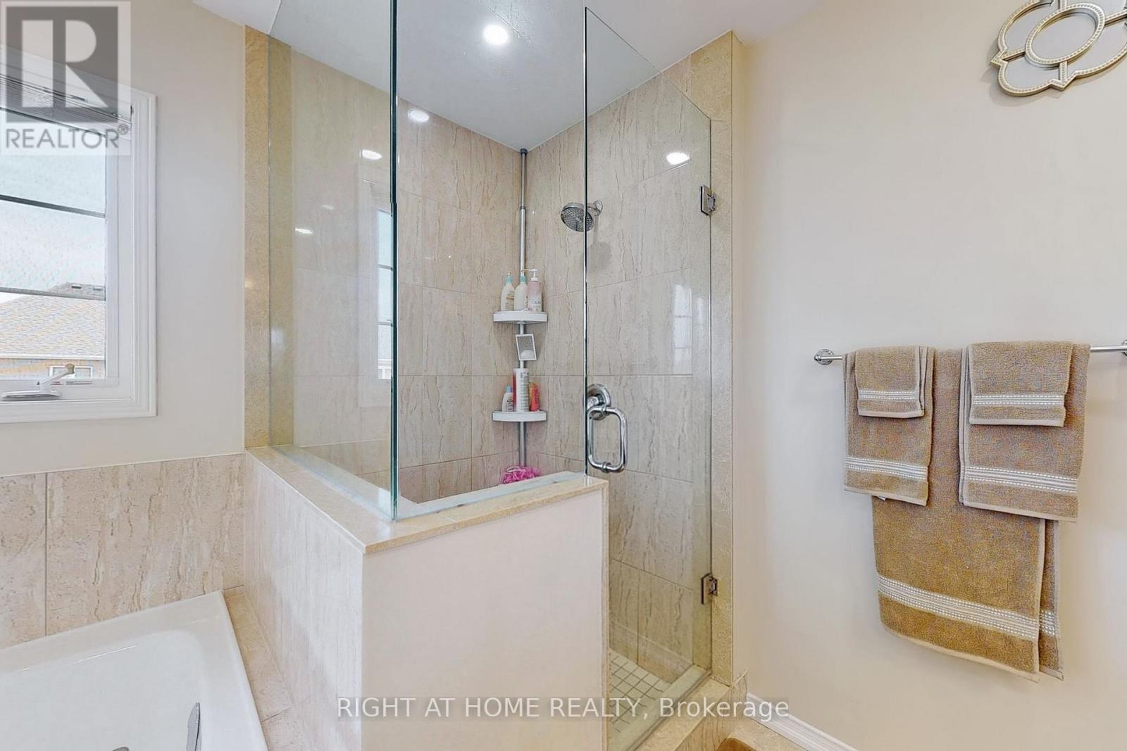 1733 Fredrick Maison Drive E, Oshawa, Ontario  L1H 8L7 - Photo 32 - E13001914