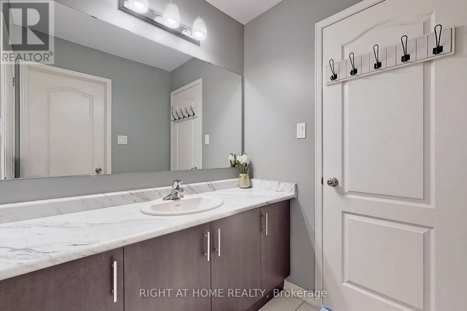 1733 Fredrick Maison Drive E, Oshawa, Ontario  L1H 8L7 - Photo 38 - E13001914