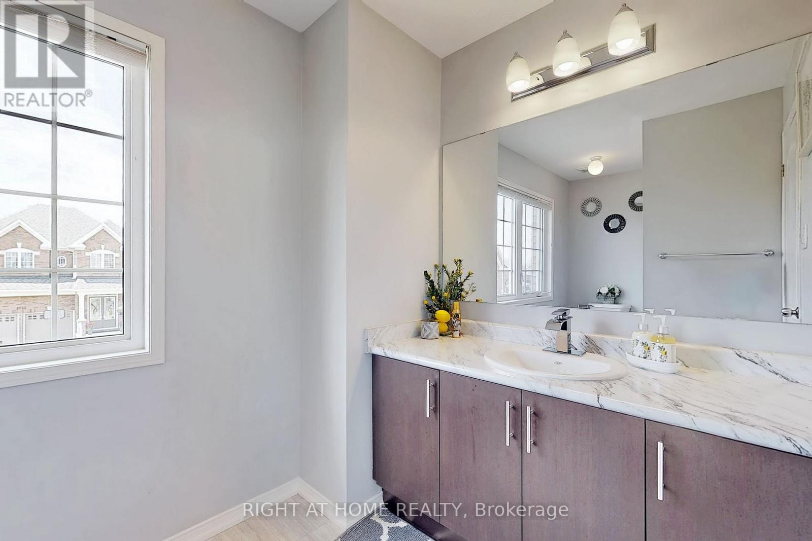 1733 Fredrick Maison Drive E, Oshawa, Ontario  L1H 8L7 - Photo 46 - E13001914