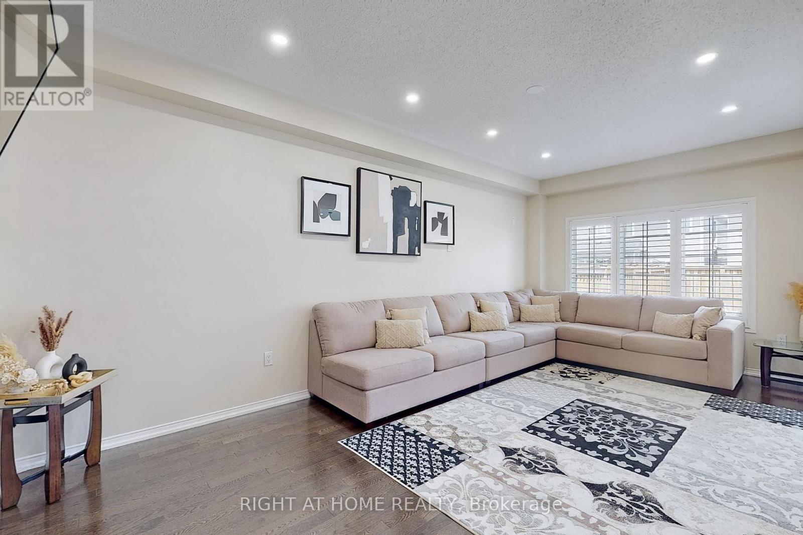 1733 Fredrick Maison Drive E, Oshawa, Ontario  L1H 8L7 - Photo 9 - E13001914