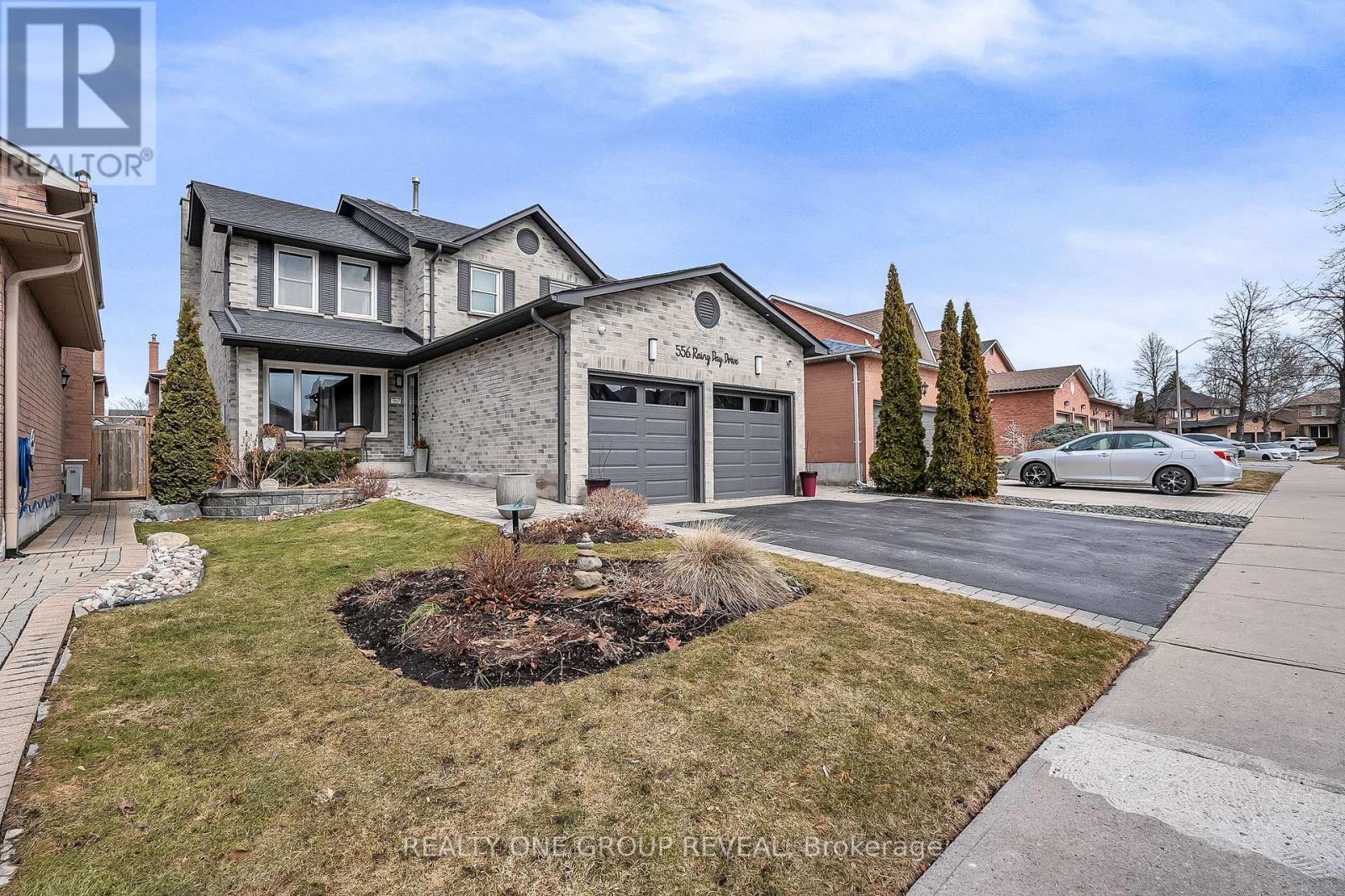 556 Rainy Day Drive, Pickering, Ontario  L1V 5Z9 - Photo 2 - E13001936