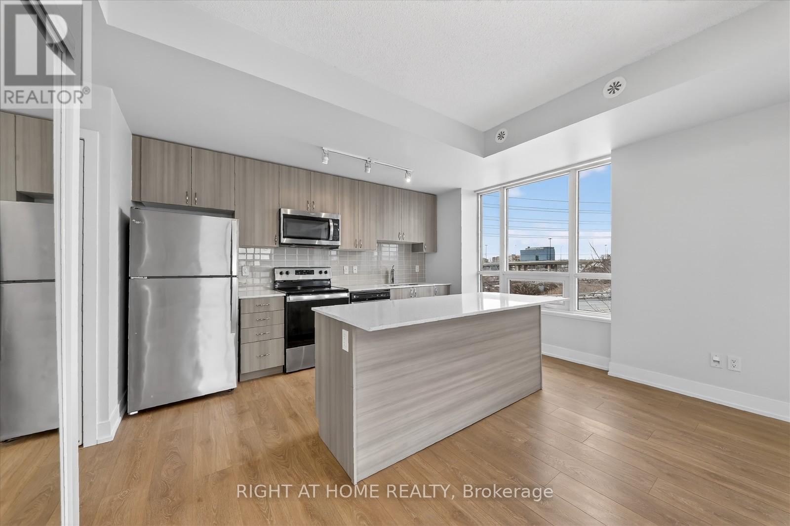 22 - 1245 Bayly Street, Pickering, Ontario  L1W 0B5 - Photo 11 - E13001946