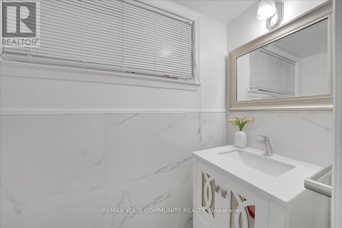 38 Goodless Court, Toronto, Ontario  M1B 1A1 - Photo 16 - E13001988