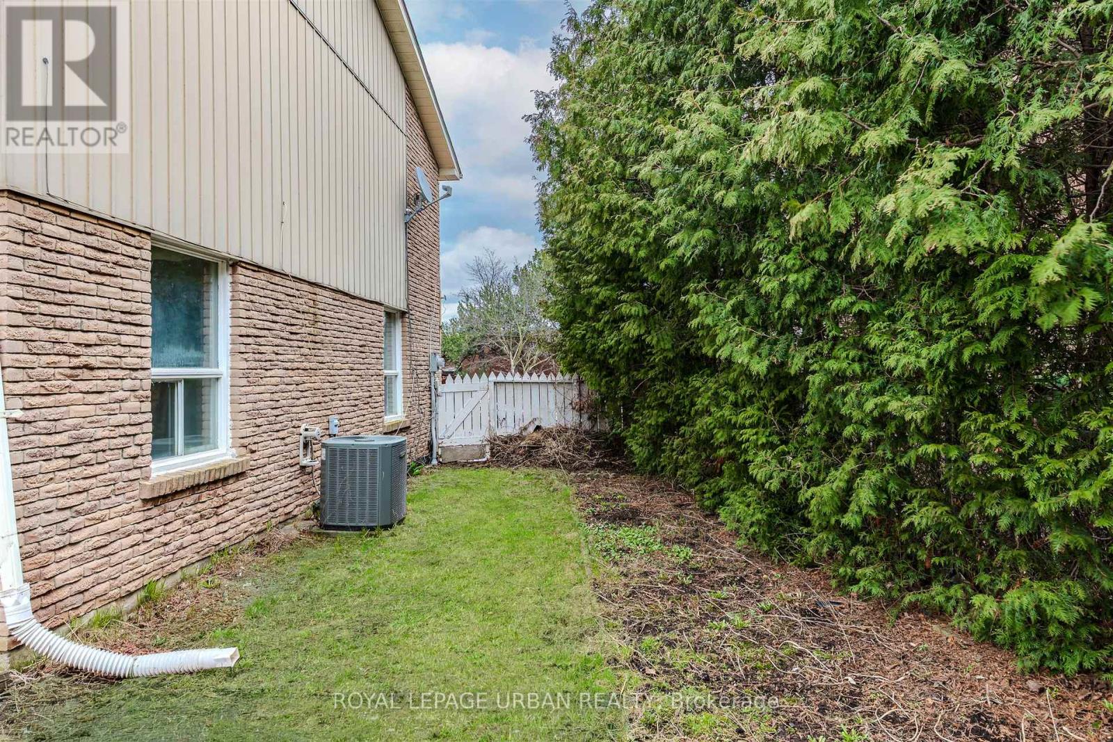 347 Braymore Boulevard, Toronto, Ontario  M1B 2W6 - Photo 45 - E13001186