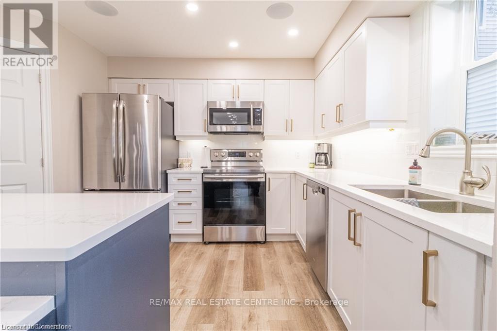 11 Dietrich Crescent, Lambton Shores, Ontario  N0M 1T0 - Photo 10 - X12988050